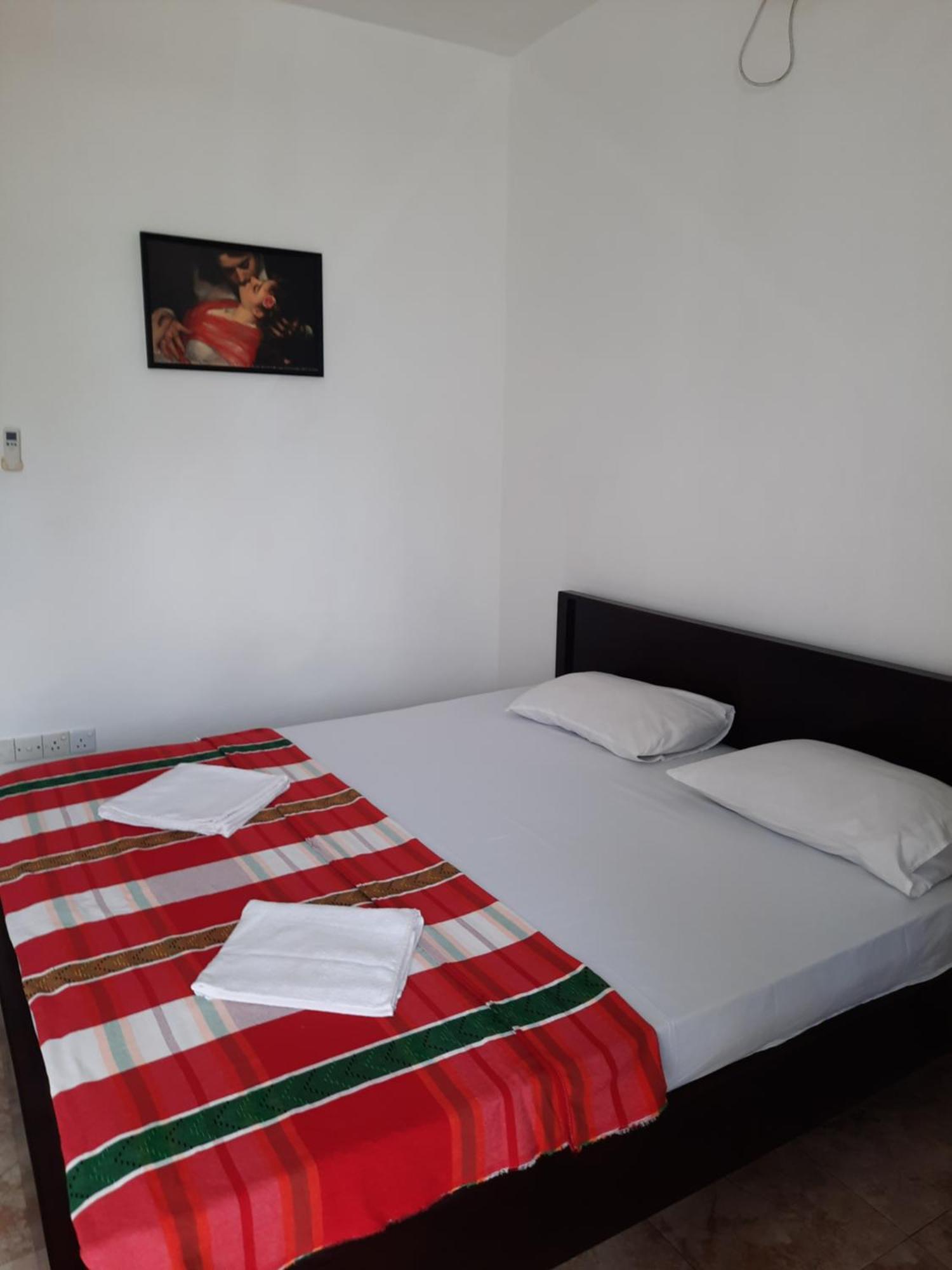White Surfing Beach Resort Unawatuna Exterior foto