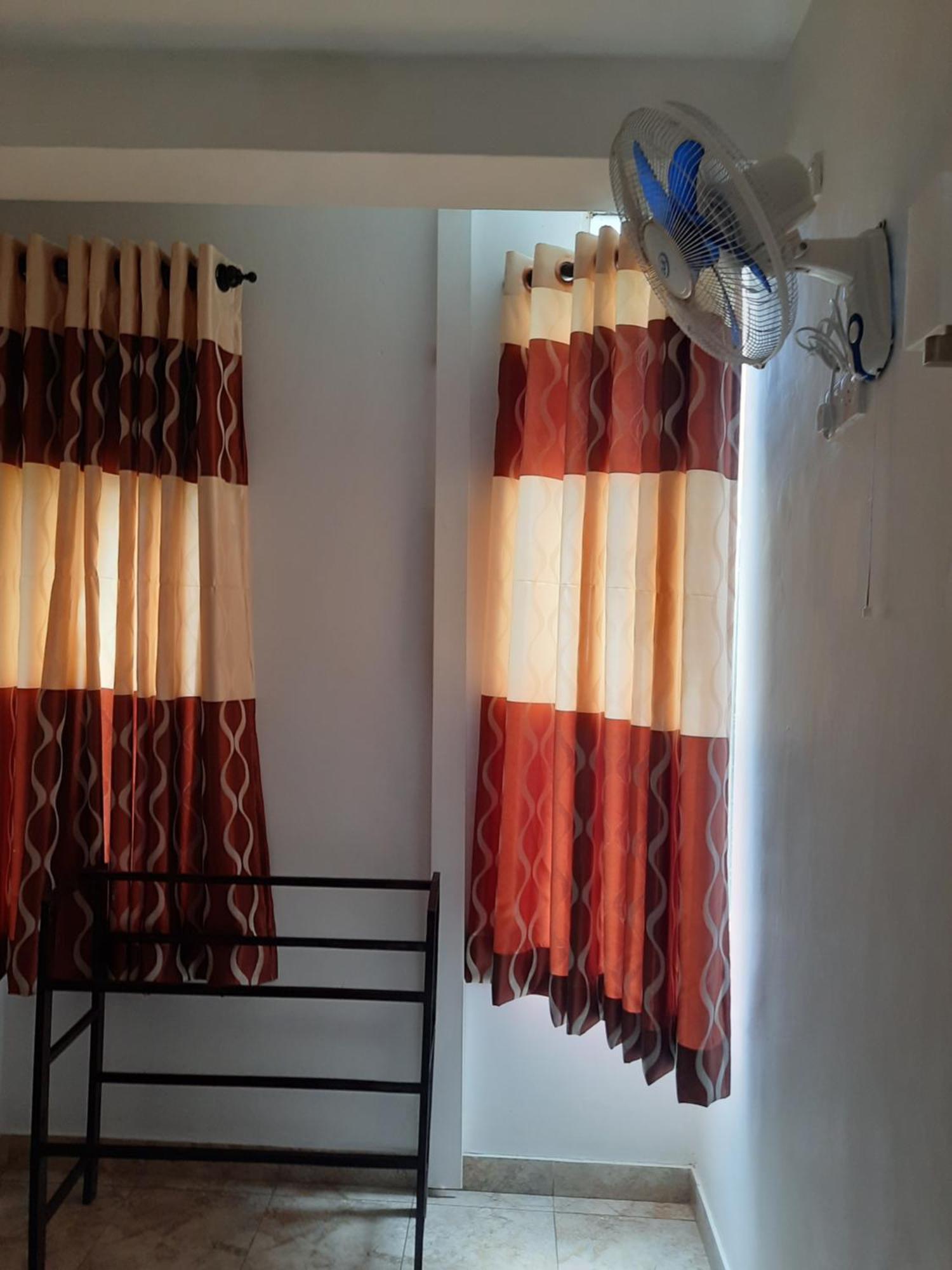 White Surfing Beach Resort Unawatuna Exterior foto